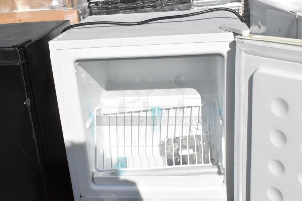 4 mini coolers including EdgeStar CMF151L, Black & Decker BCD33B, Summit FS22L, Hisense WFC050M6XWD, 115V, used condition.