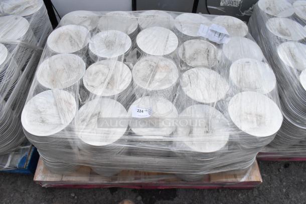 White plates stacked and shrink-wrapped on pallets, labeled "224." Total of 950 plates, bidding starts per unit.
