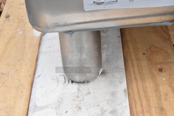 Regency 600S1181818R stainless steel sink, brand new, single bay, right side drain board, minor scratches.