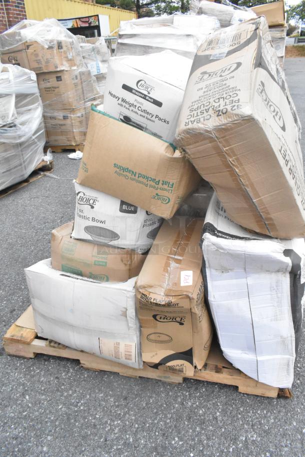 Pallet of 15 mixed kitchen items, including bowls, plates, containers, and cups. Boxes have visible scratches and dents.