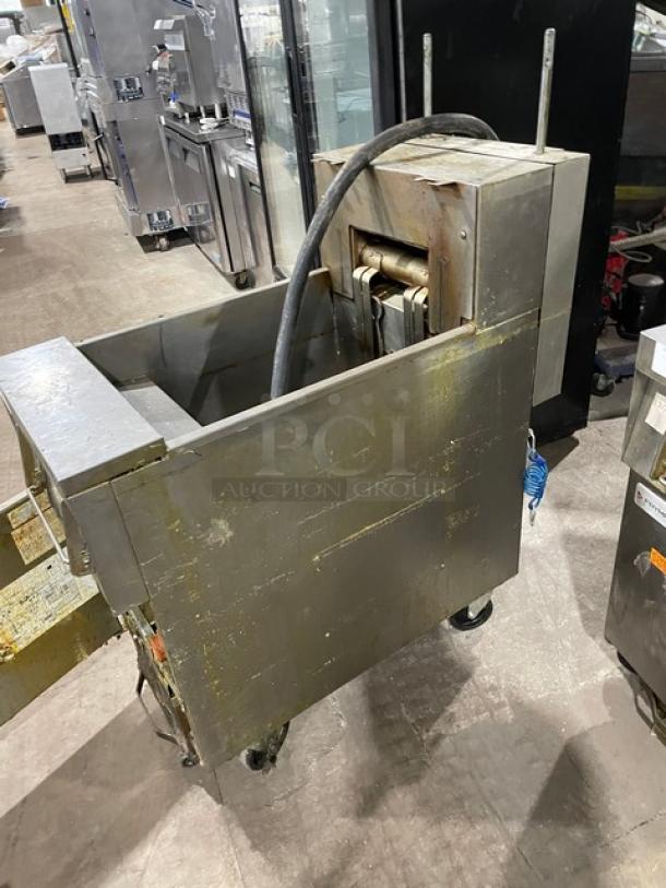 Frymaster FilterQuick electric deep fryer, model 1FQE80U0ZQTZB17. Stainless steel, touchscreen controls, filtration system, on casters.