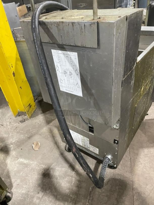 Frymaster FilterQuick Series electric deep fat fryer, model 1FQE80U0ZQTZB17. Stainless steel, on casters, with filtration system.