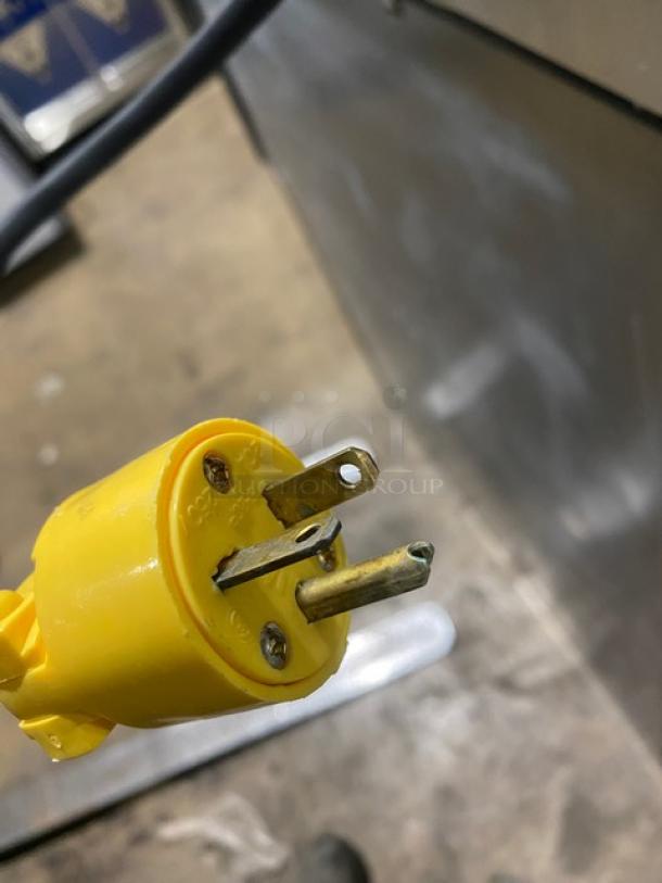 Yellow electrical plug for Hoshizaki ice machine Model KM901MRJ/B500PF, 208-230V, in used condition.