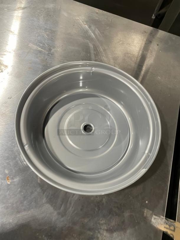 Brand new Cambro Camwear Camcovery 10-3/16” round dome plate cover, silver metallic, model 1000CW486.