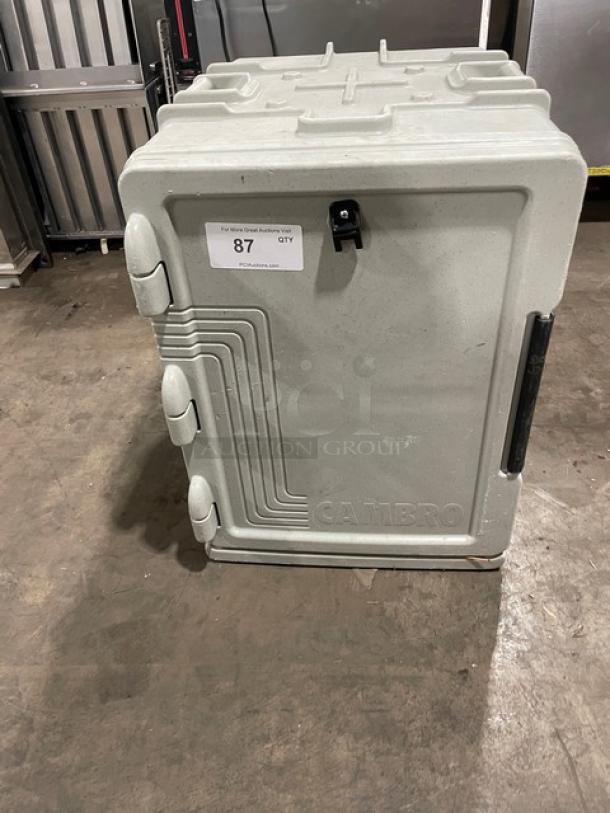Cambro Ultra Series speckled gray front-loading insulated hot box, excellent condition, with secure latch and ergonomic handles.