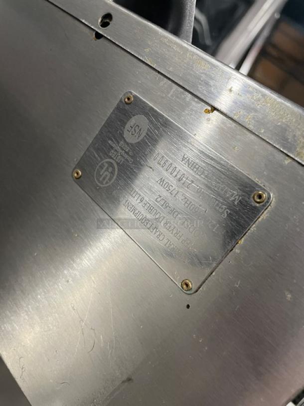 Adcraft DF6L2 dual-tank 6L fryer, stainless steel, electric, with knobbed lid and mesh fry basket. Serial: 21010090003.