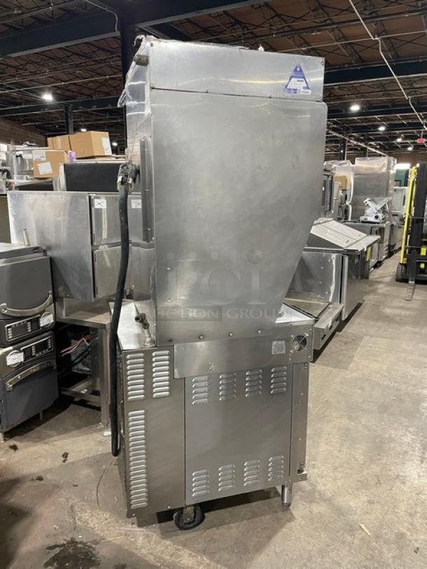 RARE Wells VCS2000 stainless steel ventless cooking system with 4-French hot plate range, convection oven, ansal system. 208V.