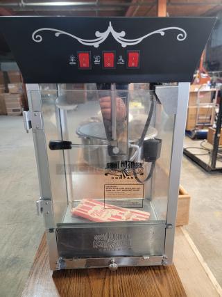 Great Northern Popcorn Popper, Model 83-DT5629. Antique design, 850-watt, 8-ounce kettle, tempered glass, tested and working.