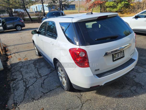 2015 Chevy Equinox SUV, white, former medical fleet, non-running. Well-maintained body. Needs towing. Title in hand.