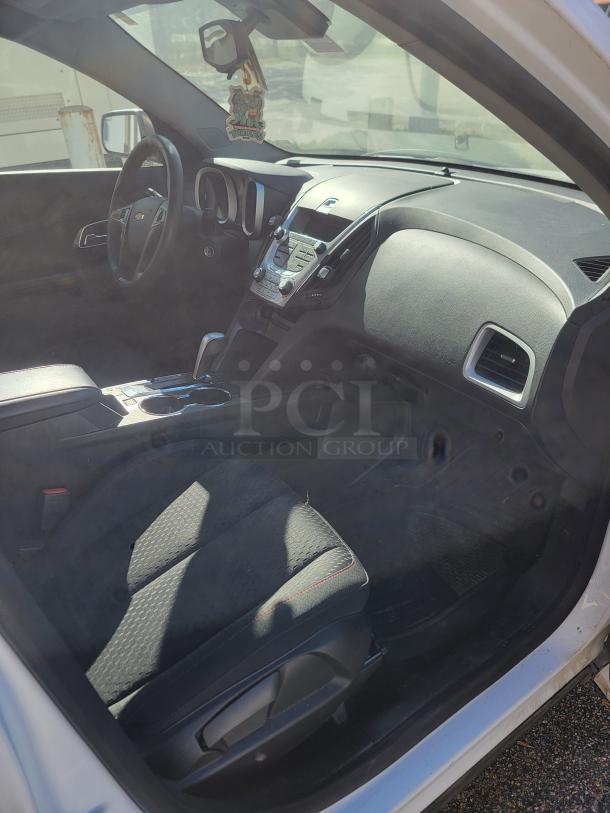 2015 Chevy Equinox SUV interior; well-maintained, clean dash and seats, ideal for parts or project; for towing, Title In Hand.