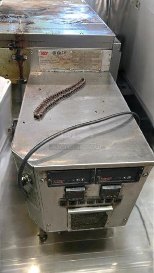 XLT 3240 gas conveyor pizza oven, natural gas model. Outstanding condition, fully tested, high-performance features.