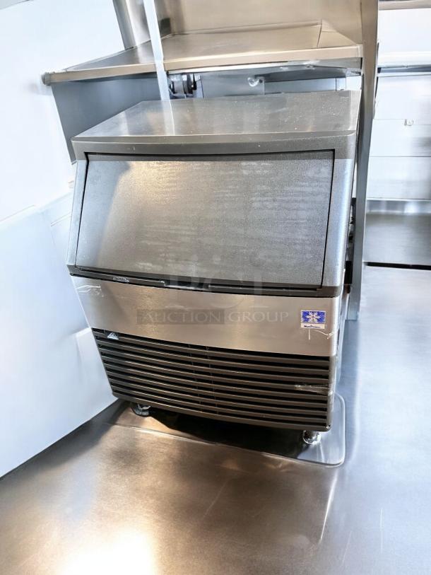 Manitowoc QD0272A undercounter ice maker in excellent condition. Self-contained, air-cooled, 115V. Fully tested, stainless steel.