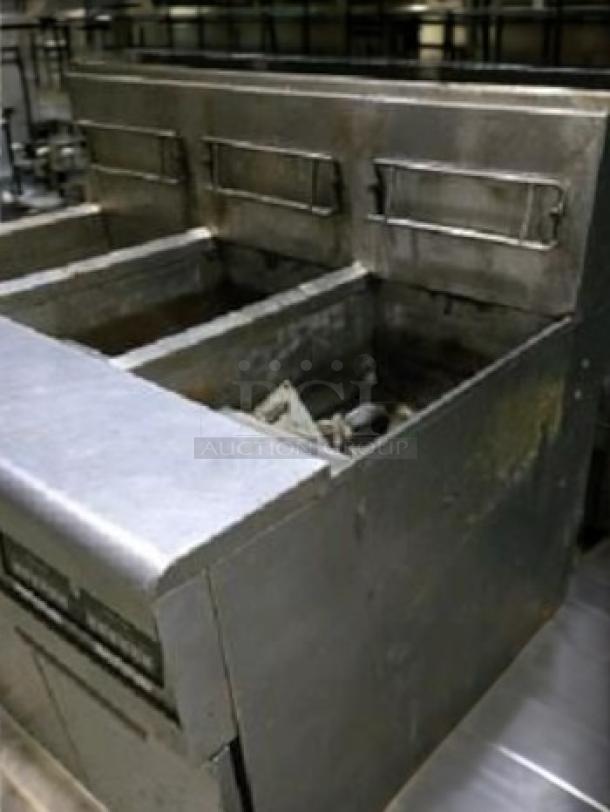 Frymaster HD50C high-efficiency 3-battery gas fryer; natural gas; outstanding condition; fully tested; Shreveport, USA.