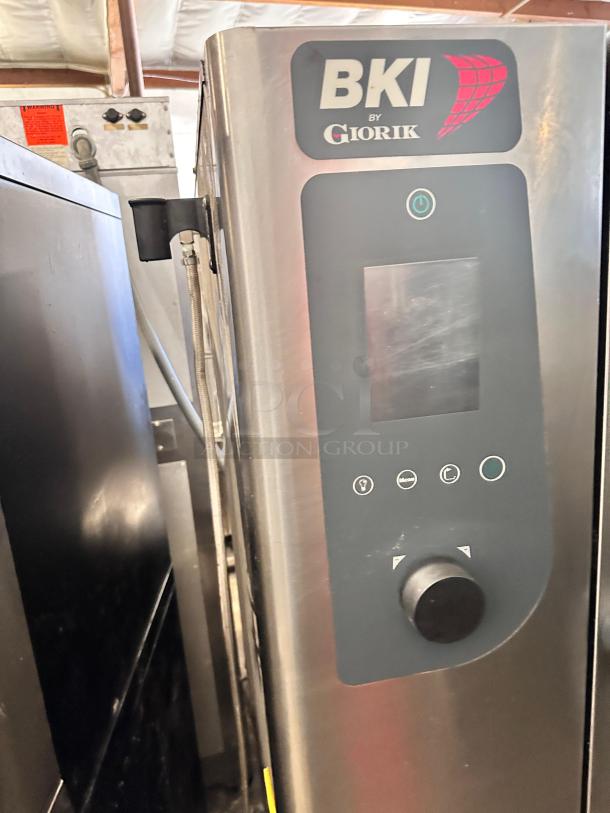 BKI TE1028 CombiKing electric combi oven, outstanding condition, 208V/3 Phase, fully tested and working, visible control panel.