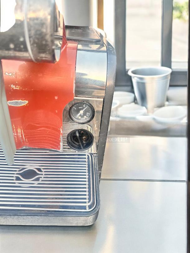 Pristine Mastrena II Espresso Machine, 240V, Thermoplan AG, fully tested, superautomatic, sleek design, excellent condition.