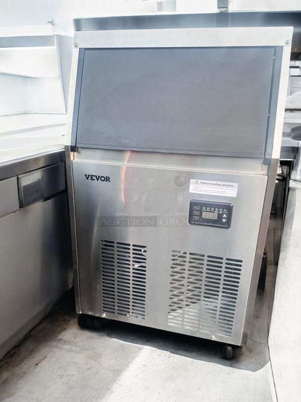 VEVOR Ice Making Machine, Model ZBJ50KG SYP70-5001V1, stainless steel, excellent condition, 110V, commercial use, fully tested.