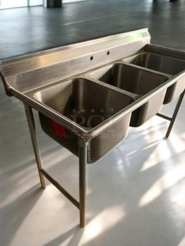 Advance Tabco T9-3-54 stainless steel sink, three compartments, superb condition, NSF certified, fully tested, USA made.