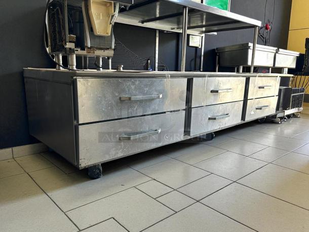 Randell 20105SC-32-6 refrigerated chef base with 6 drawers, stainless steel, on castor wheels, in great working condition.