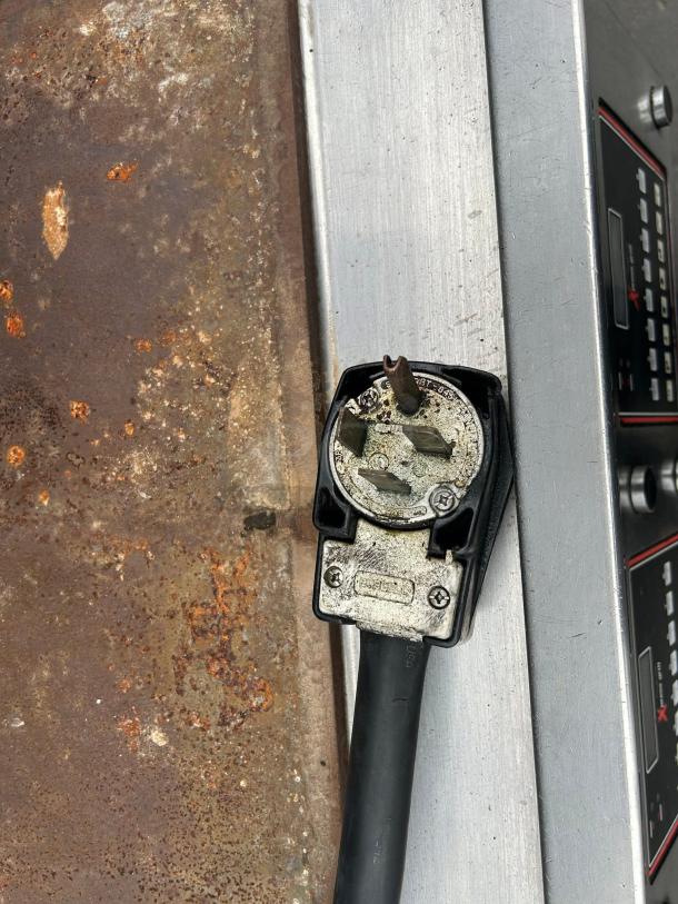 Garland Xpress XPG24 24" Electric Clamshell Griddle, visible plug, tested, working, slight rust on surface.