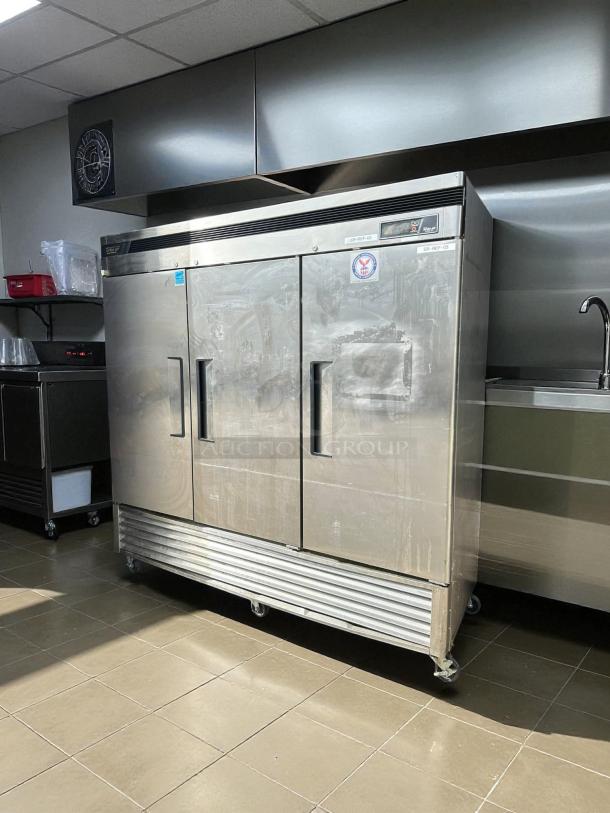 Turbo Air TSR-72SD-N 82" bottom-mounted solid door reach-in refrigerator in excellent condition, stainless steel finish.