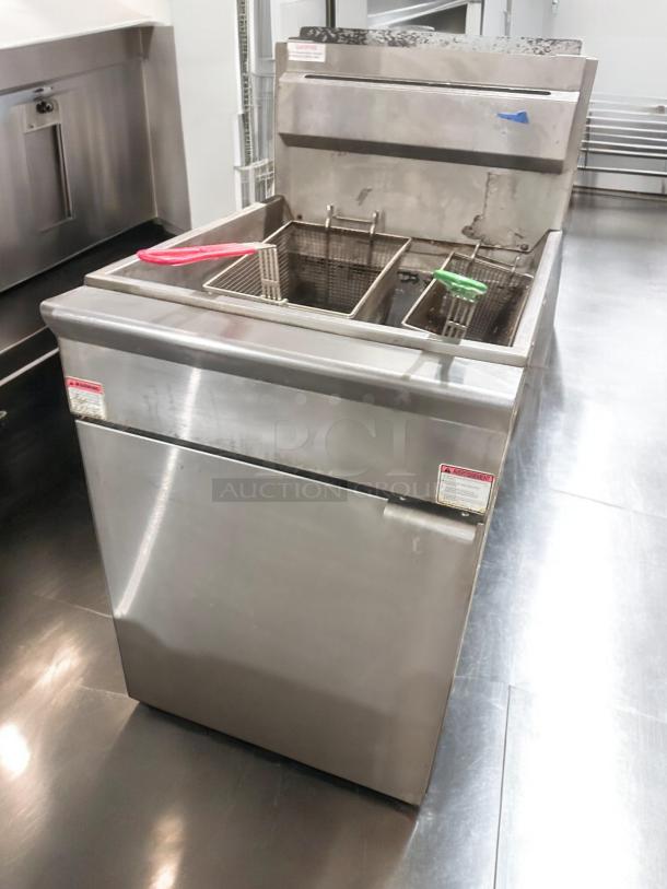 Adcraft GF-150/NG gas fryer, 150,000 BTU, stainless steel, excellent condition, natural gas, fully tested, dual baskets.