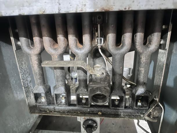 Admiral Craft GF-150/NG gas fryer interior showing burners, in excellent condition, 150,000 BTU, natural gas model.