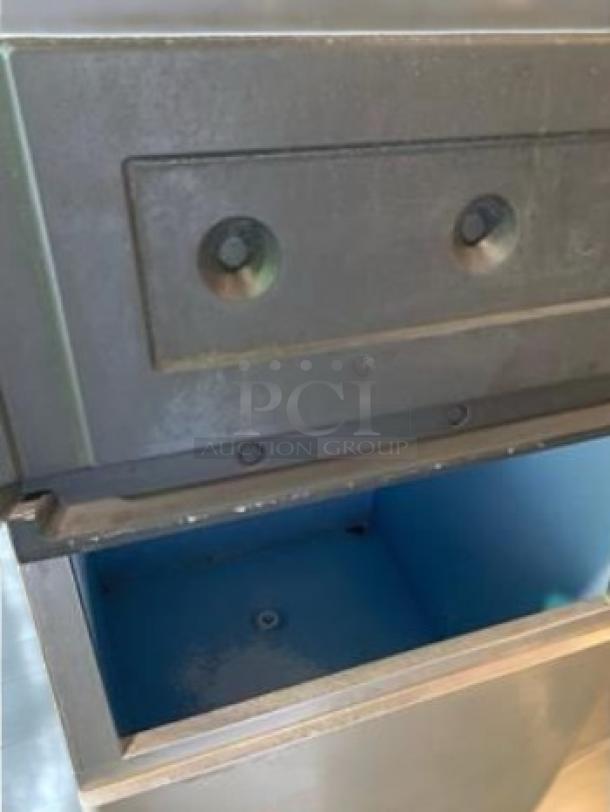 Hoshizaki F-1001MAJ-C flake ice maker with storage bin, excellent condition, 115V, fully tested and working.