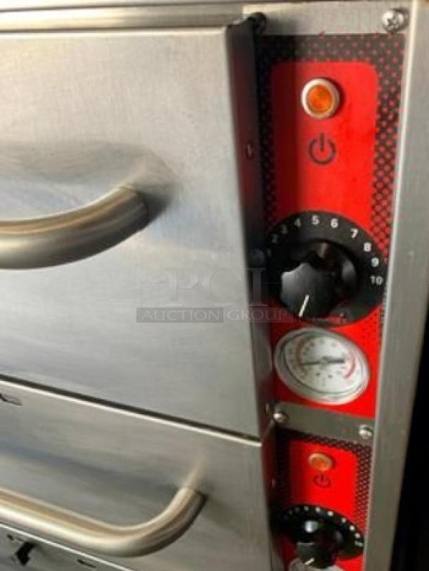 Vulcan VW3S three-drawer warming cabinet, stainless steel, temperature controls, outstanding condition, fully tested.