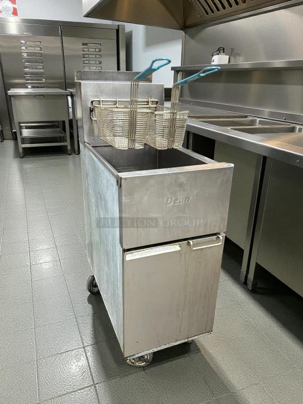 Dean SR142G natural gas floor fryer, 35-43 lb. capacity, great condition, two frying baskets, stainless steel body, tested and working.