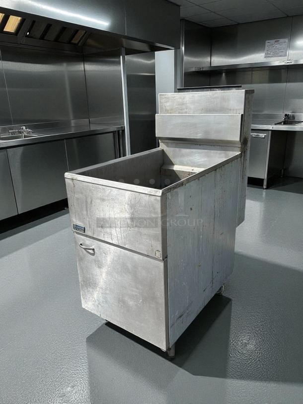 Pitco SG18-S natural gas fryer, 70-90 lb capacity, stainless steel, excellent condition, tested and working.