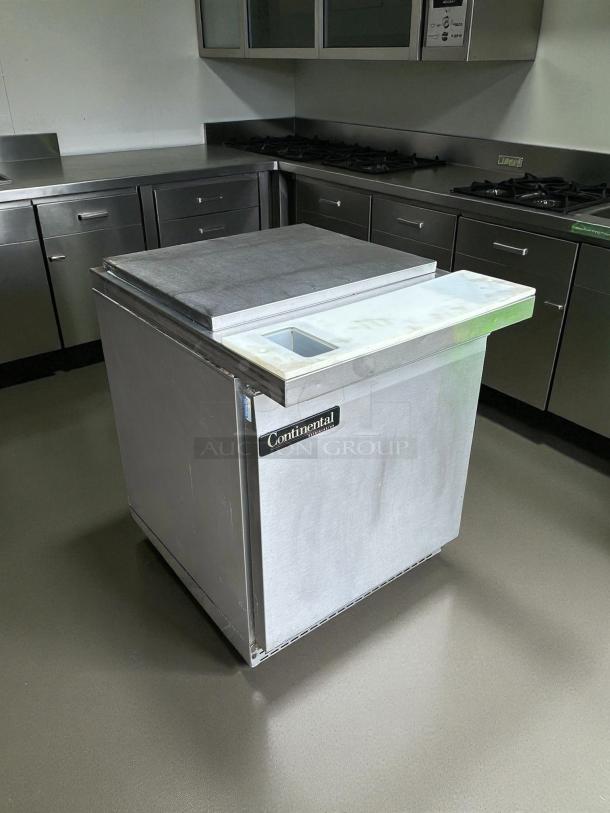 Continental Refrigerator SW27-N-12M refrigerated sandwich prep table in excellent condition, stainless steel, tested and working.