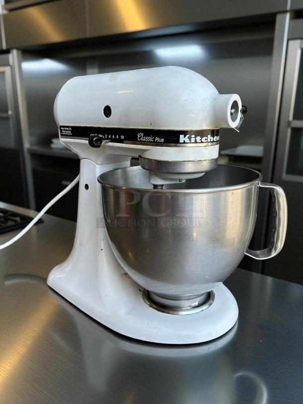 KitchenAid KSM75WH1 Classic Plus Stand Mixer, 4.5 Qt, tilt-head, white, tested, working, some wear, 120V, metal bowl included.