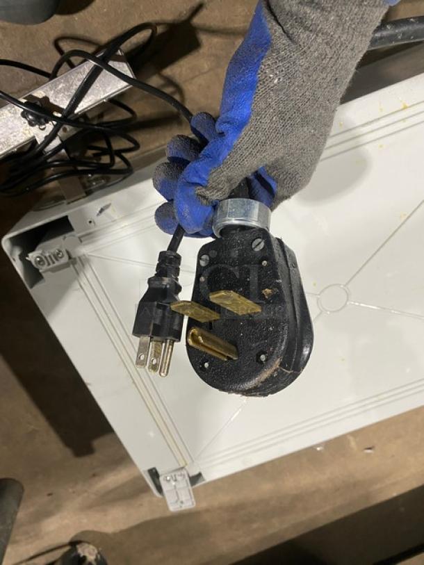 Stainless steel food processing machine, includes Yooyist digital timer. Heavy-duty, commercial electric model, gently used.