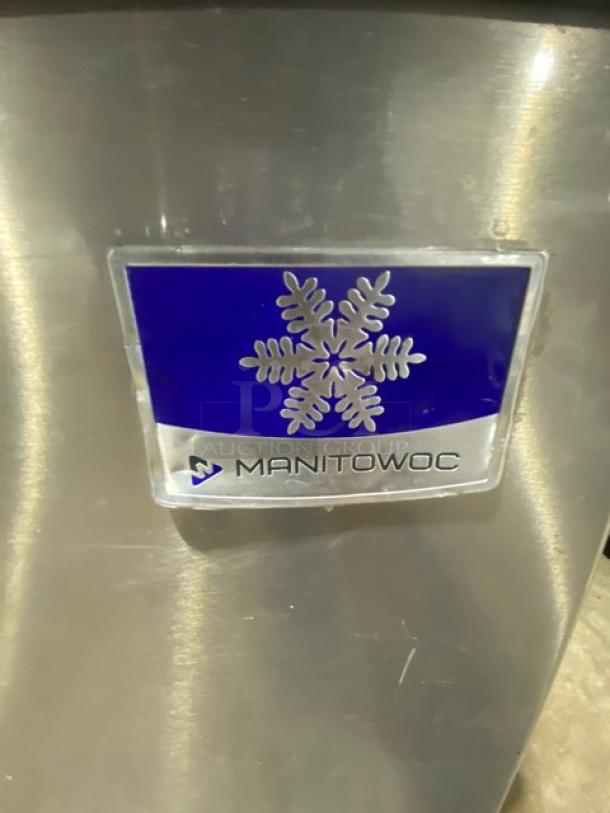 Manitowoc Indigo Series stainless steel ice machine, model IYT0500A161. Energy Star certified, includes ice scooper.