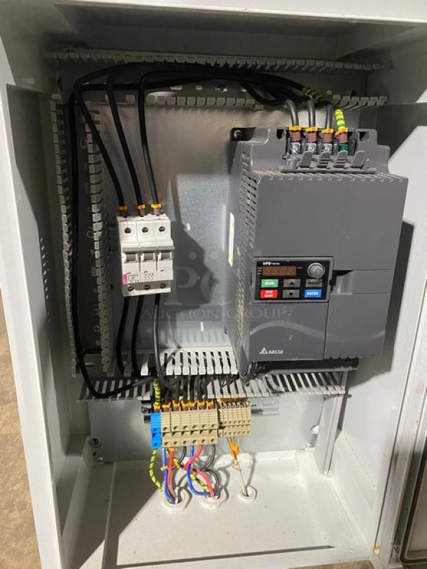 Commercial stainless steel 2-speed cutter/mixer with Yooyist digital timer, features visible control panel and wiring.