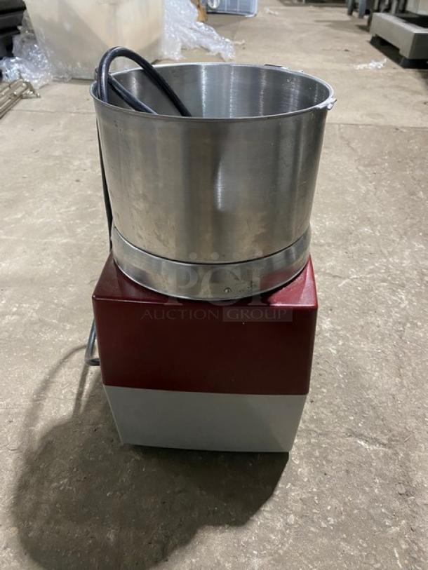 Robot Coupe R2U 3 Qt. Cutter/Mixer, commercial food processor, electric powered, countertop model, 120V, SN: 2471197603L-08.