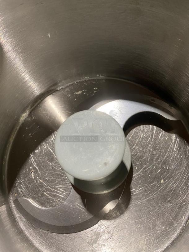 Robot Coupe R2U 3 Qt. Cutter/Mixer, robust stainless steel bowl, sharp blade visible. Ideal for commercial kitchens.