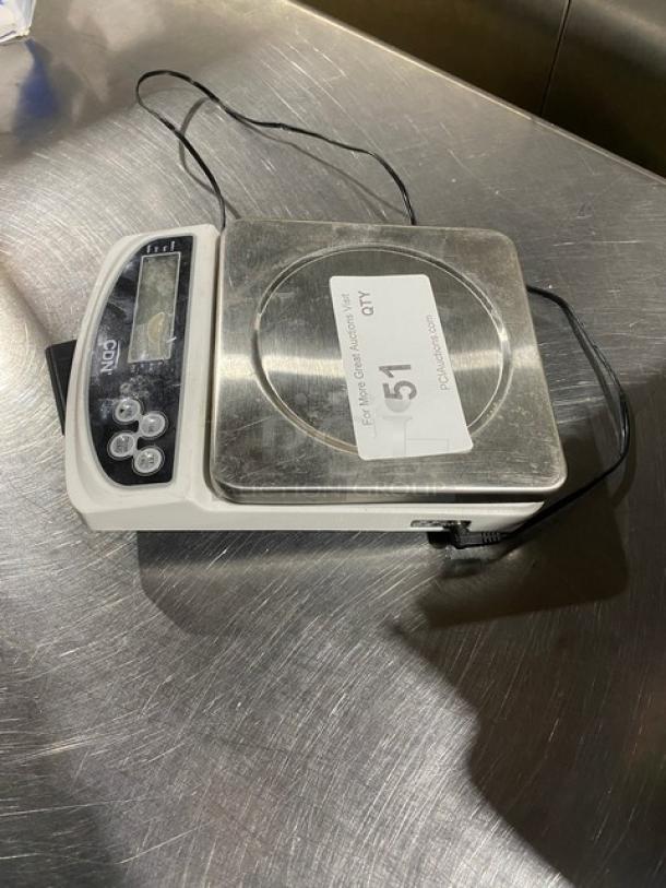 CDN Commercial 22 Lb. Digital Weight Scale, Model SD2206, with visible buttons and display. Used condition.