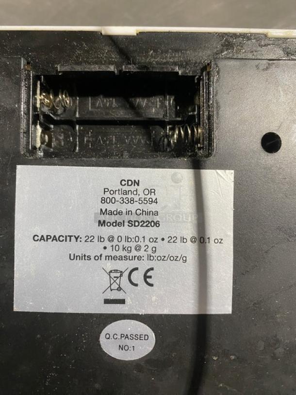 CDN Commercial 22 Lb. Digital Weight Scale, Model SD2206. Capacity: 22 lb/10 kg. Measures lb/oz/g. Made in China.