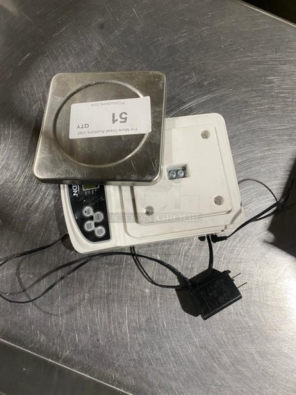 CDN Commercial digital weight scale, Model SD2206, 22 lb capacity. Features control panel, power cord; in used condition.