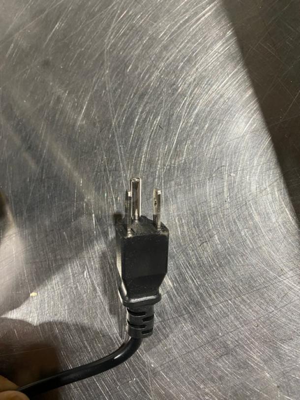 Yooyist JSQ012 digital kitchen timer plug, stainless steel surface, new condition, includes original box and tags, 110V.