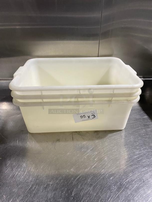 Commercial white rectangular food storage container with handles. Label indicates "95 x 3". Good condition.