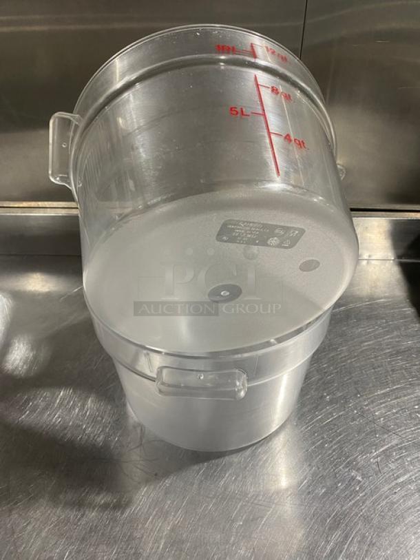 Cambro RFSCW12 clear polycarbonate 12 qt round food storage container with handles, red measurement markings visible, excellent condition.