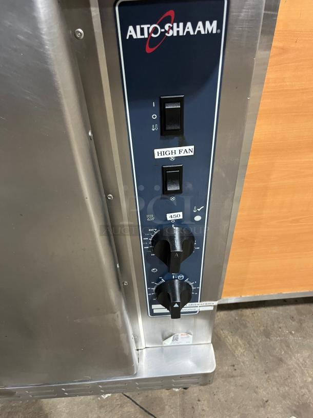 Alto-Shaam ASC4G commercial convection oven, stainless steel, thermostatic controls, model from 2018, on casters.