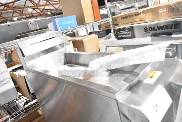 BRAND NEW 2025 Cooking Performance Group FCPG15 Natural Gas 15 lb. Countertop Fryer with metal fry basket. 26,500 BTU.