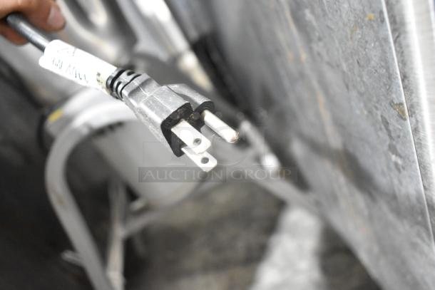 LIQ25-1 Metal Commercial Floor Unit, 127 Volts, 1 Phase. Plug and wiring visible, suitable for commercial use.