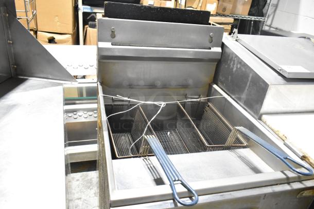 Cecilware Pro FMS705NAT deep fat fryer, stainless steel, 70 lb capacity, natural gas, with two metal fry baskets.