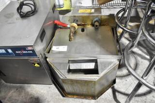 2017 Anets FFM80 80 lb commercial fryer filter, stainless steel, on casters. 115 volts, 1 phase. Visible wear.