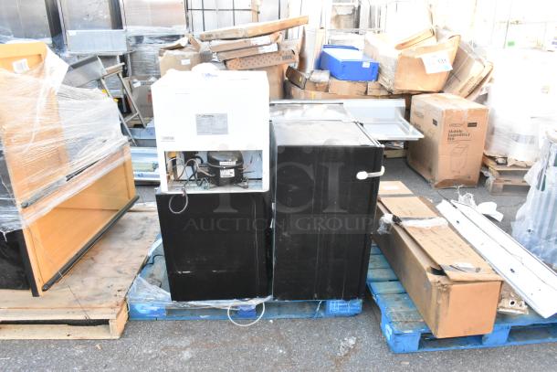 5 mini coolers including EdgeStar CMF151L, Galanz GL27BK, GE WMR04BAPBBB on pallets. 115 volts, 1 phase. Condition varies.