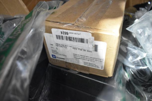 Box with GM 84370635 floor liner, marked as brand new, part of a tier lot, label shows GM Accessories and part number 19154713.